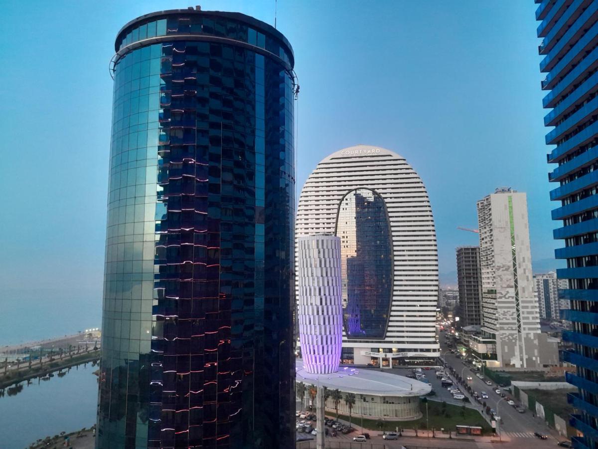 Smart Aparthotel Orbi City Batumi Esterno foto