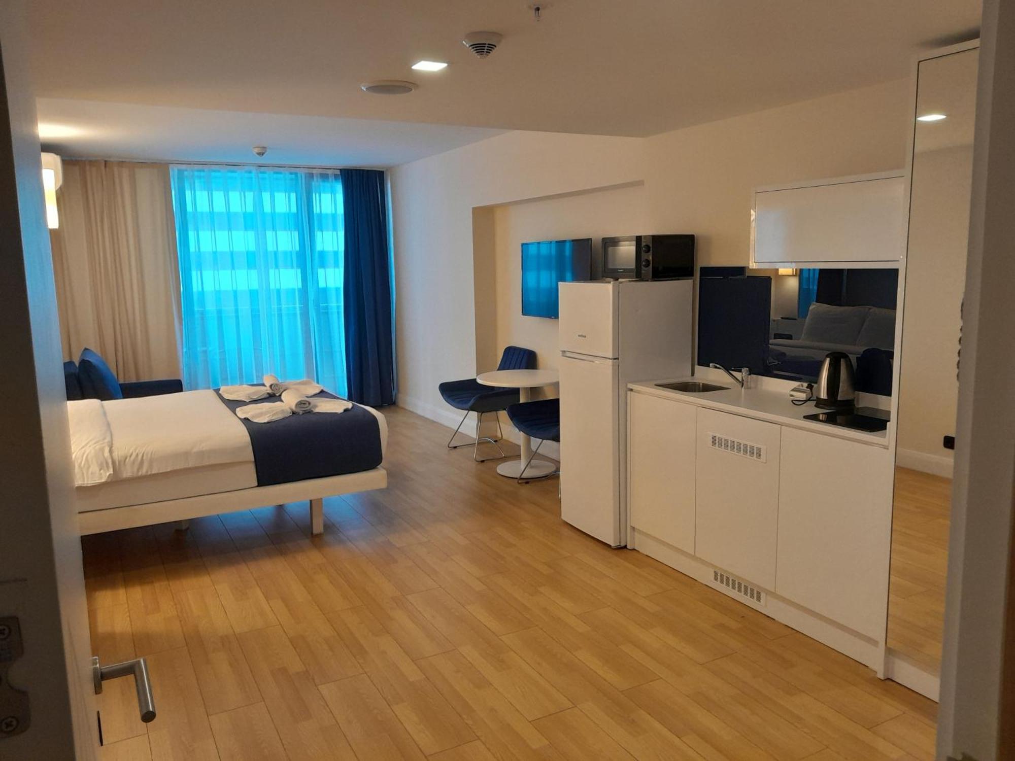 Smart Aparthotel Orbi City Batumi Esterno foto