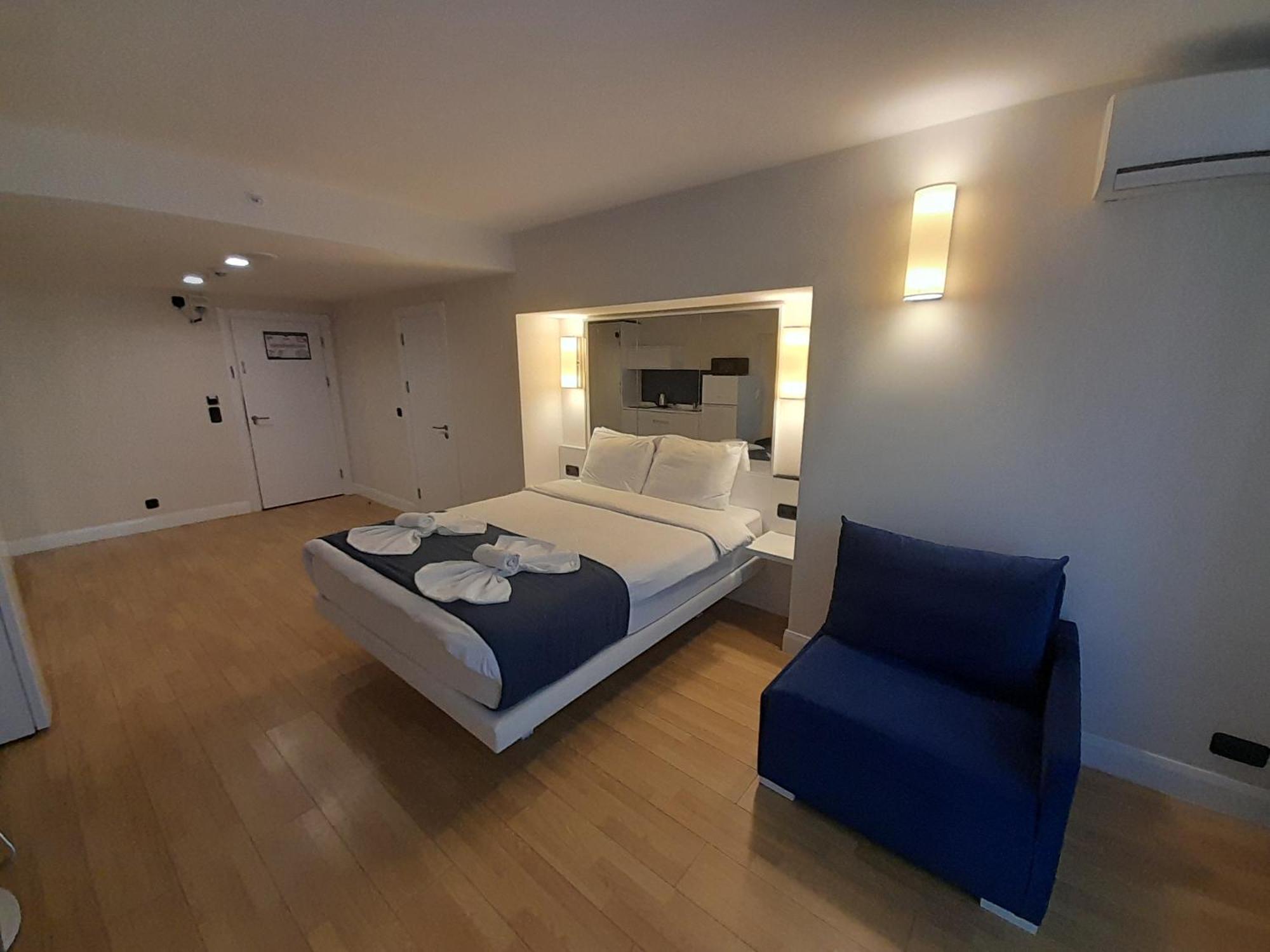 Smart Aparthotel Orbi City Batumi Esterno foto